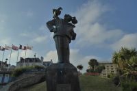 Tag 6 Dinard, Denkmal für Alfred Hitchcock