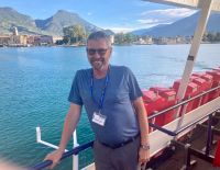 Auch den Reiseleiter freut es…