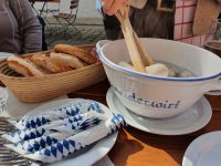 Weißwurstessen in Nußdorf beim Schneiderwirt