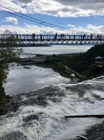 Tolle Bruecke ueber die Wasserfaelle von Montmorency