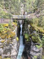 Die 3. Bruecke von Maligne Canyon bei Jasper