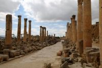 spektakuläre Steinsäulen des Cardo (Hauptstraße)