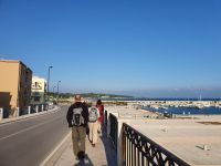 Vieste, Yachthafen, Weg zum Busparkplatz