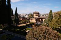 Blick auf den Palacio del Partal und den dahinterliegenden Albaicín