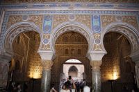 Reales Alcázares: Blick durch den Botschaftersaal in den Patio