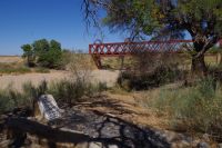 Unterwegs in Namibia - Eisenbahnbrücke bei Holoog