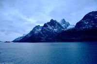 Vom Raftsund zweigt der legendäre Trollfjord ab - wie ein Axt-Hieb eines Trolles spaltet er die Bergwelt auf Austvågøya (Lofoten)