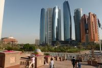 Blick vom Emirates Palace auf die Etihad Towers