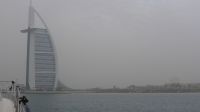 Yachtfahrt - Burj Al Arab im Nebel