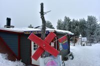 Nutti Sami Siida - Jukkasjärvi - das rote Kreuz markiert einen Schneemobilpfad