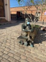 Coronakonform auf dem Platz Carmen in Camagüey