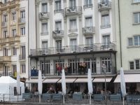 213 Stadtrundgang in  Luzern - Hotel mit Fasnachtsfiguren