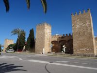 Alcudia - Stadtmauer mit Josef-Turm