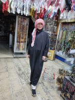 Amman - Vorbereitung für den Besuch der Blauen Moschee (König-Abdullah-Moschee)