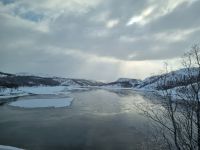 Kirkenes - Fahrt über den Grenzfluss Pasvikelva
