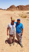 Rundreise Jordanien - Khalil und unser driver im Wadi Rum