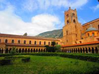 Im Kreuzgang vom Dom in Monreale