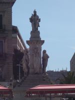 DSCN5672.JPG  Bellini Denkmal