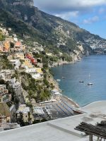 Blick auf den Strand von Positano