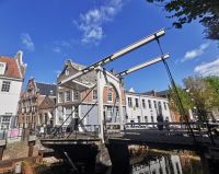 Alte Holzbrücke in Amsterdam