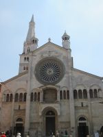 Modena: Domfassade