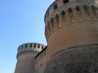 Dozza: Burg der Sforza mit  Enoteca Regionale Emilia Romagna