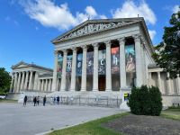 Das Museum der Künste - seit April 2022 beherbergt es zehn Originalgemälde des Künstlers Hieronymus Bosch