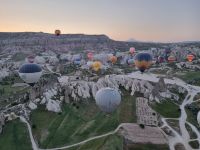 Morgendliche Ballonfahrt über Kappadokien