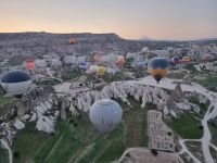Morgendliche Ballonfahrt über Kappadokien