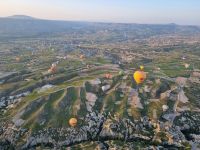 Morgendliche Ballonfahrt über Kappadokien
