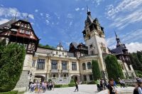 Es ist viel los heut am Schloß Peles