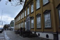 Hurtigruten - MS Polarlys - Trondheim - Königlicher Palast - größtes Holzgebäude der Welt