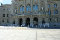Eingang zum Bundeshaus