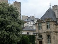 Dächer mit einem Wald von Kaminen