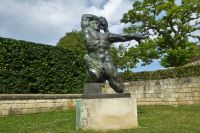 Tag 6 02.06.2022 Caen, Figur von Bourdelle