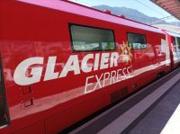 Fahrt mit dem Glacier-Express von St. Moritz nach Zermatt