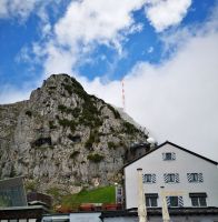 014 ,Wendelsteinhaus, im Hintergrund der Funkturm und die Sternwarte