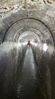 Der Tunnel, der in die Vulkanhöhle führt