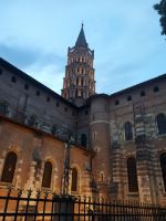 Frankreich- Rundreise Okzitanien:Toulouse - Kathedrale St. Sernin am Abend