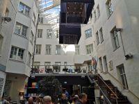 Hotel in Karstad, Restaurant zwischen den Häusern