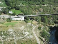 durch Nikolaital nach Zermatt: Brücke über der Mattervispe