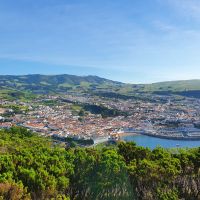 Azoren, Insel Terceira, Blick vom Monte Brazil auf Angra