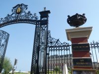 Einfahrt zum Hotel du Palais