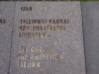 Tallinn: Tafel: Hinweis zur Bewidmung der Stadt mit Lübischem Recht 1248