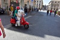 Sizilien - Catania - Mit einer Vespa kann man alles transportieren