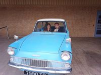 Viele Grüße von Busfahrer Jan und Reiseleiterin Sinah