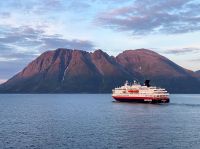 Tag 8 - Treffen mit der MS Nordnorge.jpg