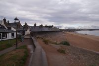 Schwere  Wände schützen Footdee vor den Unbilden der Nordsee