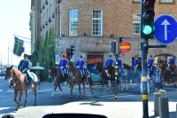 Stockholm - Wachwechsel mit der Kavallerie (vollständig beritten) zum Zweiten - die abgelösten Truppen