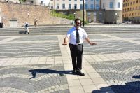 Unser Chauffeur ist leicht zu verwechseln mit Al Pacino...